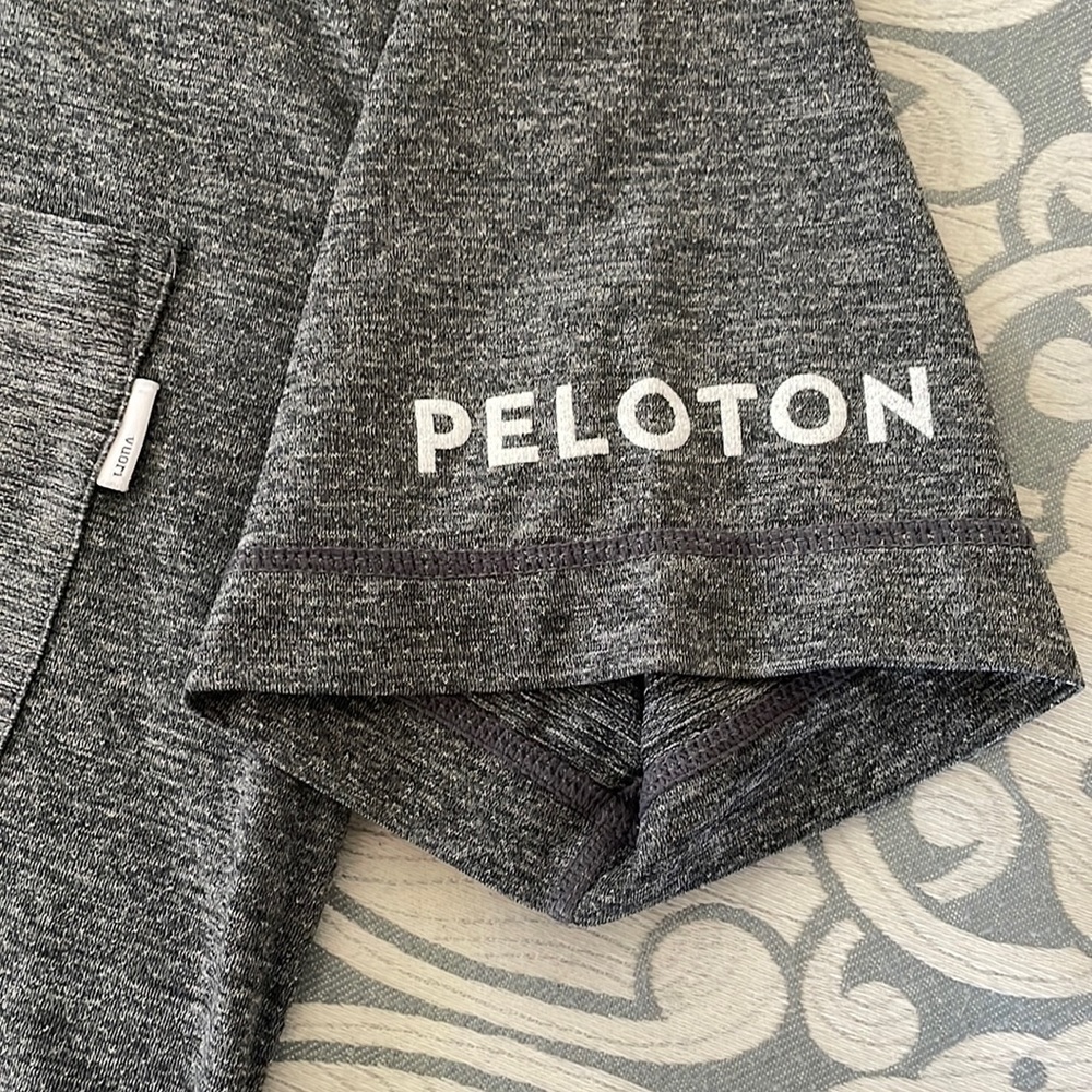 Mens short sleeve sz small - peloton on sleeve only.